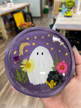 09/27/26 (Sunday) Pressed Flower Ghost Resin Art! 130pm - 330pm