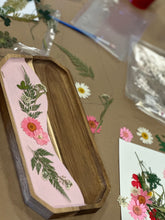 09/25/25 (Thursday) Pressed Flower Resin Experience!! 6pm - 730pm