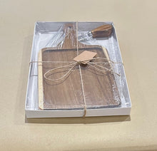 12/05/25 (Friday) Holiday Resin Workshop!! 6pm - 730pm